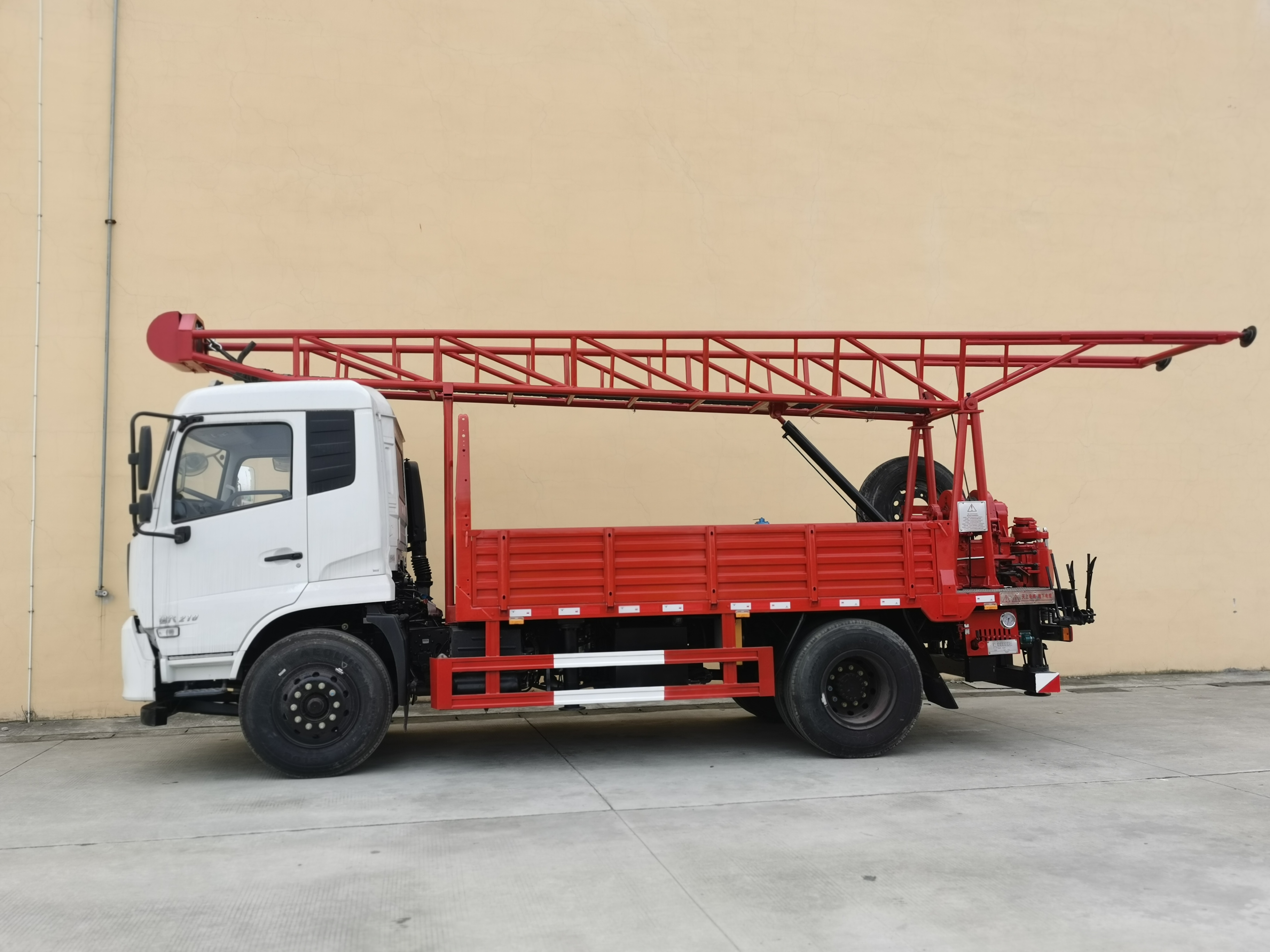 東風(fēng)天錦國六3型汽車鉆機